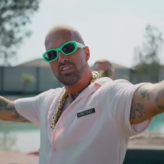 🌞🎶 **Sleduj nový klip René Rendy a Cico Band!** 🎶🌞 🌴 Letná nakopávačka je tu! 🌴...